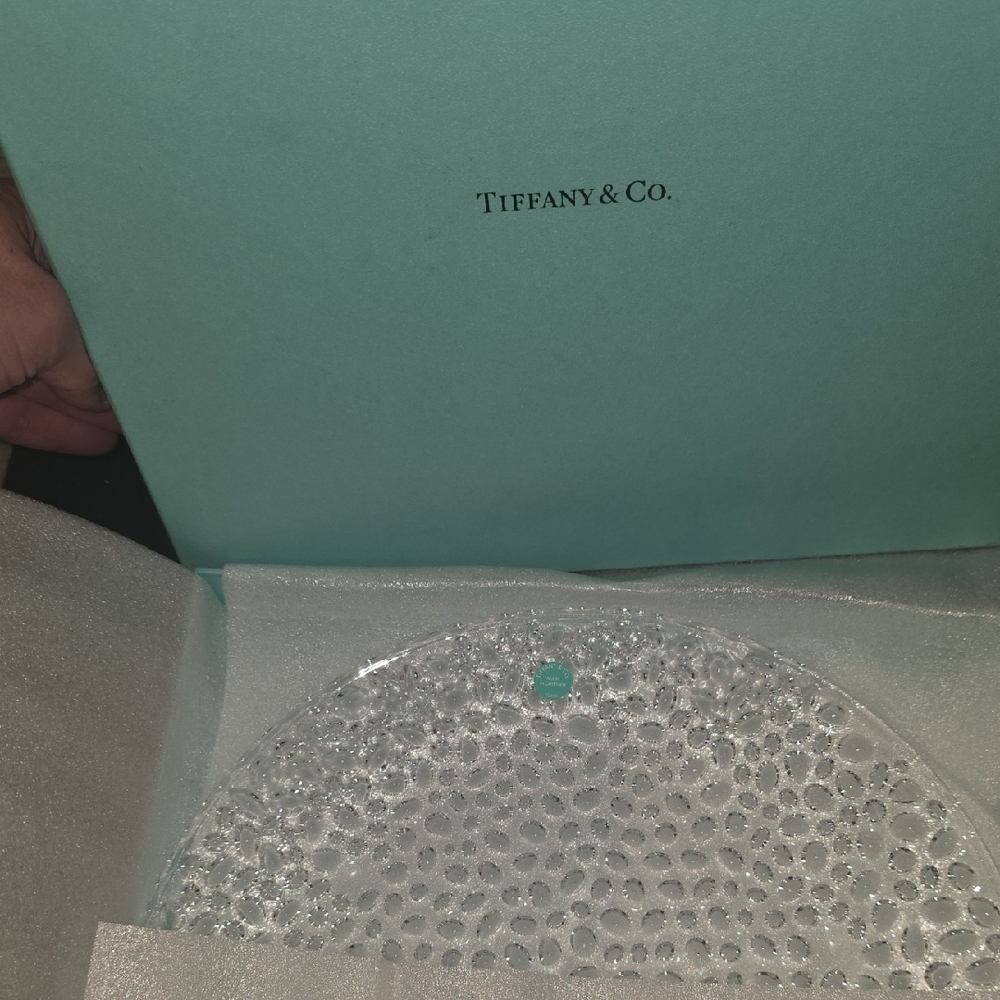 Tiffany & Co. Clear Glass Plate with Textured Design - Picture 2 of 14
